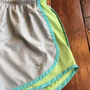 🍀Nike dri fit xs women’s running shorts